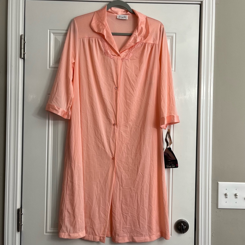 Vanity Fair Vintage NWT Rose Nylon Button Front House Dress Gown Size S